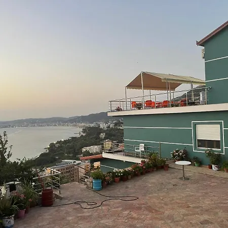 Visconti Premium 4* Vlorë